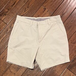 Vineyard Vines Cream Flat Front Shorts